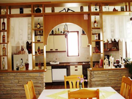 Iekārtas, Pansion Izvor in Vrelo Koreničko