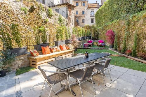 The Liberties - Luxury Villa in Barga Old Town