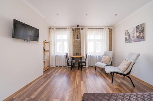 Top-Floor Studio with Courtyard View in UNESCO Area, Murnieku street Residence, Ryga (zdjęcie 9)