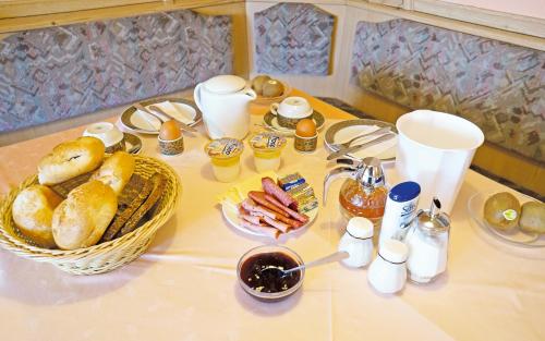 Haus Renate Guesthouse In In Ering Germany Wander