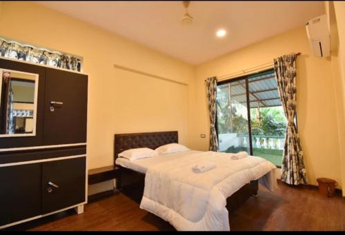 Luxury Royal 4Bhk Villa Lonavala Swimming Pool On Terrace