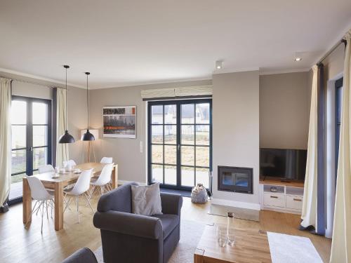 Reetland am Meer - Premium Reetdachvilla mit 3 Schlafzimmern, Sauna und Kamin F09 in Dranske, Deutschland