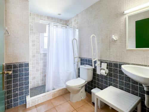 One-Bedroom Apartment (2 Adults + 1 Child) image 6