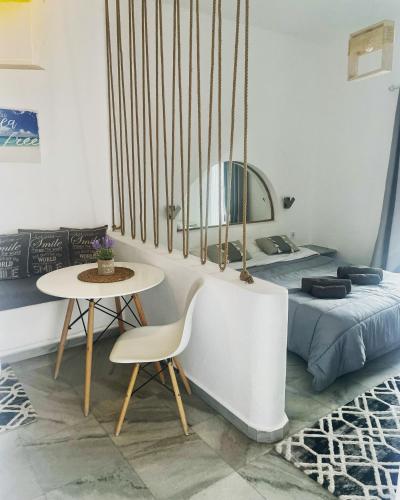 Studio with Sea View image 6
