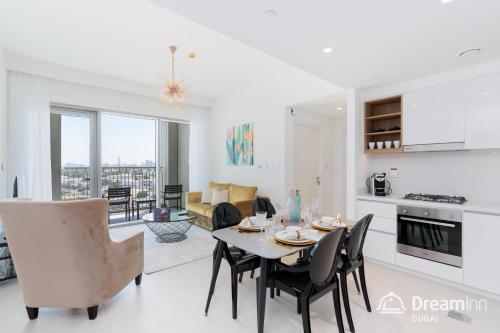 Dream Inn Apartments - Downtown Views - image 9