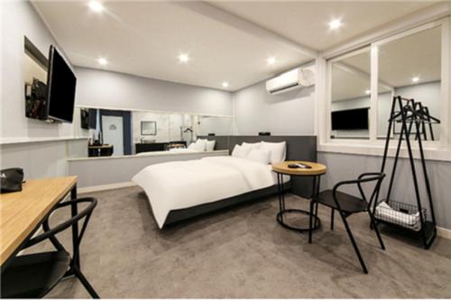 Gamdong Hotel, Pusan