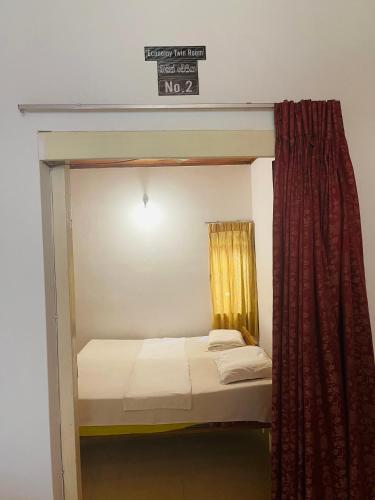1 double bed, 1 twin bed