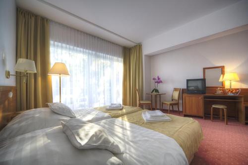 Két Korona Konferencia és Wellness Hotel Room Type - Superior Double Room with Balcony