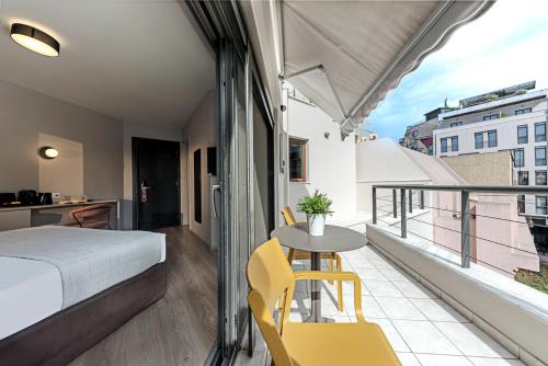 BED in Athens - image 8