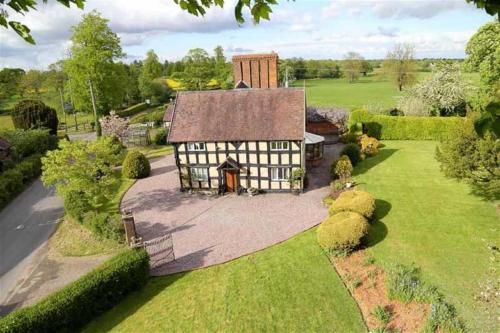 Spenford House 1640 listed house Idilic Location pub walking distance