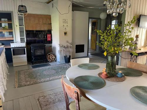 virtuve, Wiire Private Holiday Home & Smoke Sauna in Saulepa