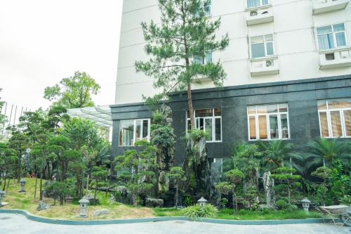 Hoa Nam Hotel