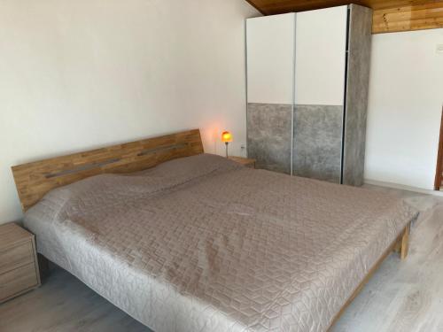 One-Bedroom Apartment image 3