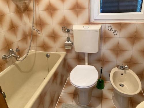 Two-Bedroom Apartment image 3