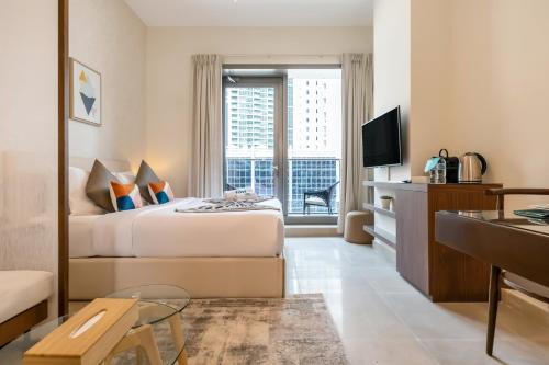 FAM Living - Sparkle Tower - Marina View - image 6