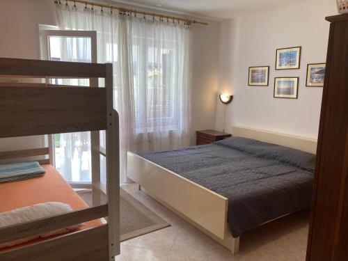 One-Bedroom Apartment image 9