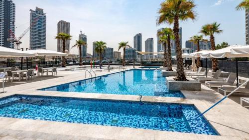 FAM Living - Sparkle Tower - Marina View - image 2