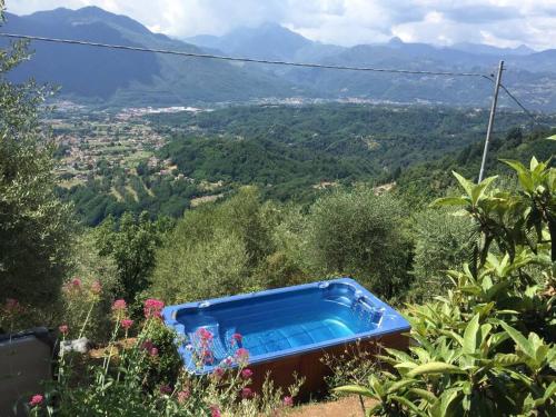 ROMANTIC GETAWAY AMAZING VIEWS - New large veranda in Coreglia Antelminelli
