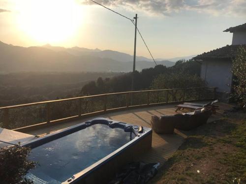 ROMANTIC GETAWAY AMAZING VIEWS - New large veranda in Coreglia Antelminelli