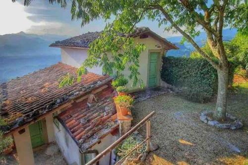 ROMANTIC GETAWAY AMAZING VIEWS - New large veranda in Coreglia Antelminelli