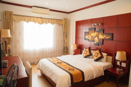 Hoa Nam Hotel Room Type - Deluxe Double