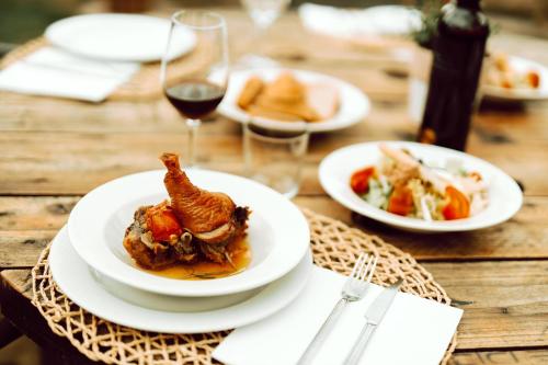 Hotel de Montaña Lamiana (Hotel de Montana Lamiana) in พีรินีโออราโกเนส