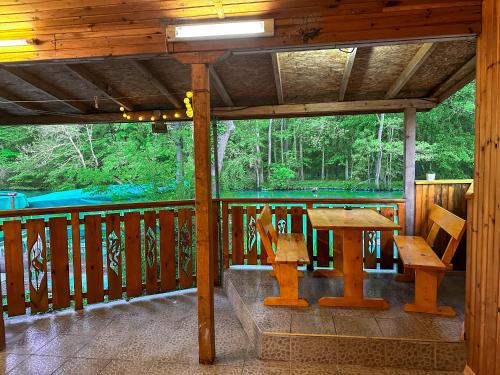 “River Romance” Villa