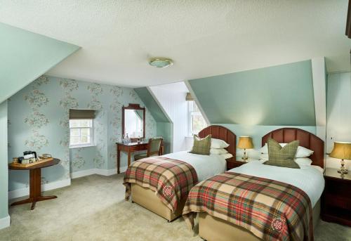 2 twin beds