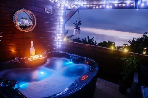 Chal'Heureux ! F3 avec Jaccuzzi Privatif