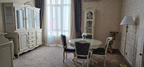 Зручності, Savoy in Кишинів