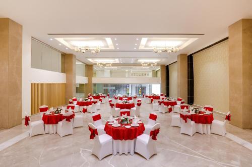 Lemon Tree Hotel Agra in Firozabad