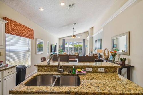Spacious Elegant private/Pool 2 Master Bed - No Carpet in Orlando, USA