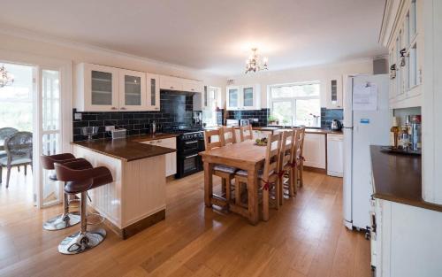 Luxurious 5 bedroomed home with sea view close to beach in Lettermacaward