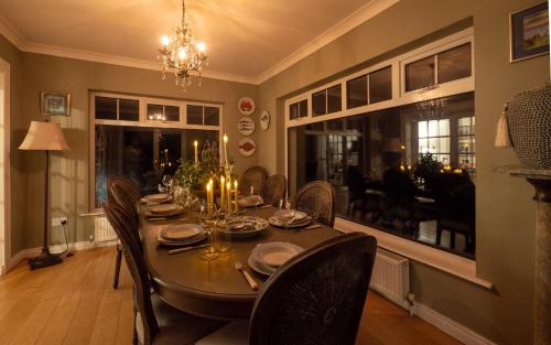 Luxurious 5 bedroomed home with sea view close to beach in Lettermacaward