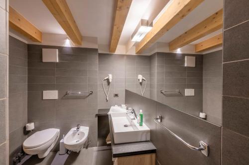 Design & Suite Hotel Ciarnadoi – Vigo di Fassa, TN
