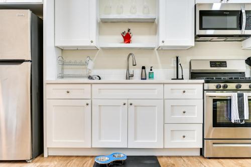 Pet-Friendly San Diego Studio about 14 Mi to Downtown in Palm City