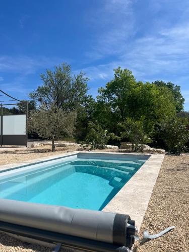 Les jardins de la Gravière à 5 mn de Lourmarin avec piscine privée