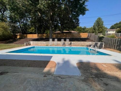 Modern Luxury 6-Bedroom Home with a Pool in Shawnee (KS)