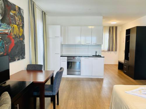 Serviced Apartments Swiss Bellevue - Accommodation - Kreuzlingen
