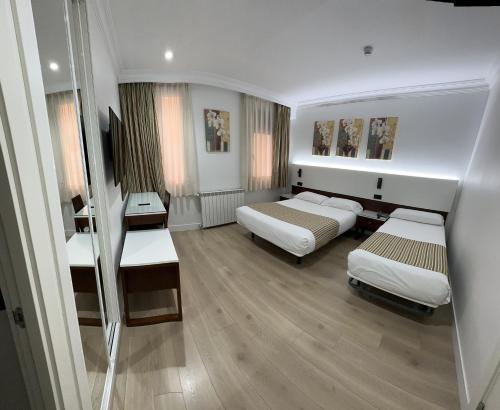 Hostal Abadia Madrid, Мадрид (фото 8)