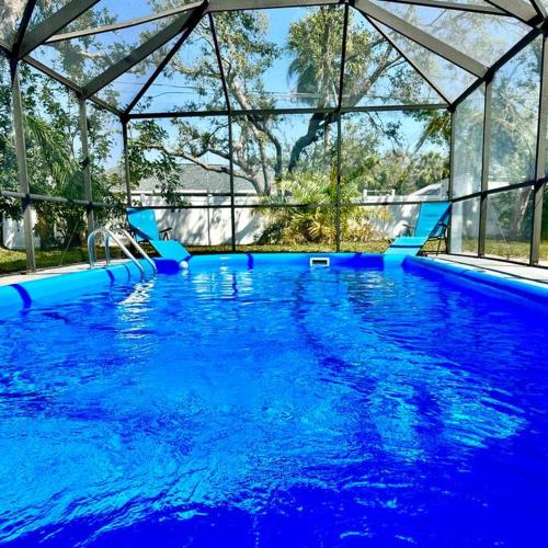 Andover Tropical Oasis - Private, heated pool + pet friendly!