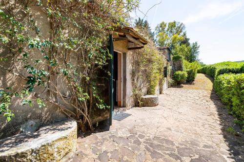 The Old Mill with Private Garden and Torrent