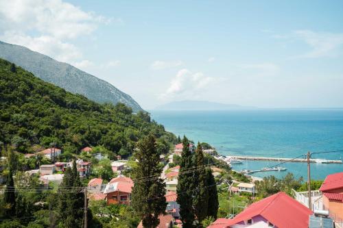  Giannatos Studios- Isabella in Póros