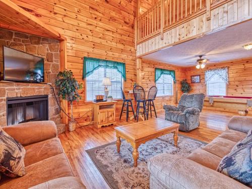 Hawks Point Lodge 5 Bedrooms Sleeps 10 Pool Access Hot Tub Pool Table - image 13