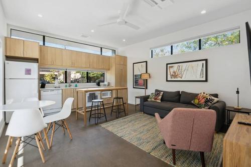 Modern 1-bedroom Apartment - 80 Walkscore!, Phoenix