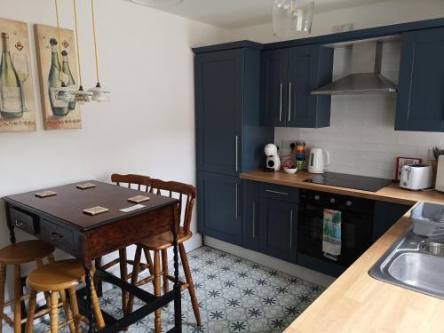 Cosy Town House 4
