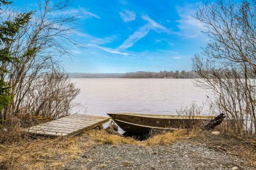 Lakefront Bliss