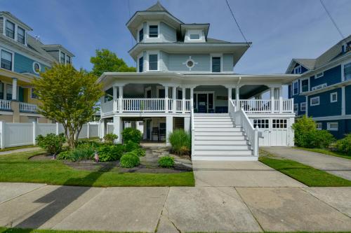 North Wildwood Home with Porch about 3 Blocks to Beach!