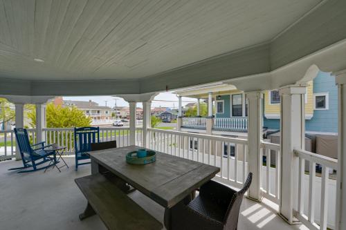 North Wildwood Home with Porch about 3 Blocks to Beach!