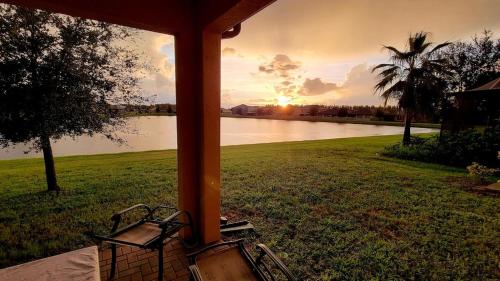 SUNCITY CENTER PIANO HOUSE WITH GORGEOUS SUNSET. in Sun City Center (FL)